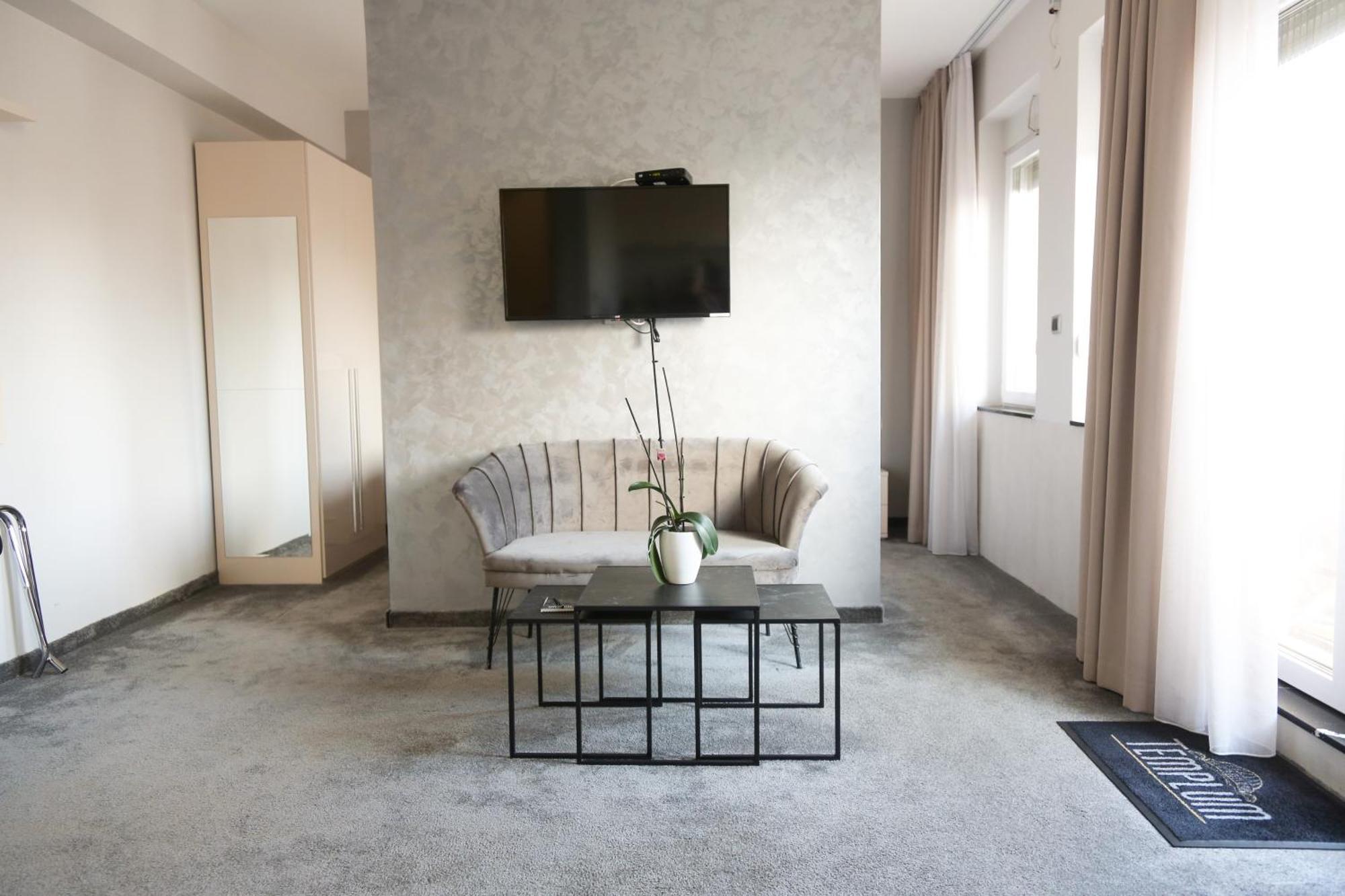 Templum Apartments - Slavija Square Belgrade Exterior photo